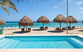 Oneiro Suites With Sea View